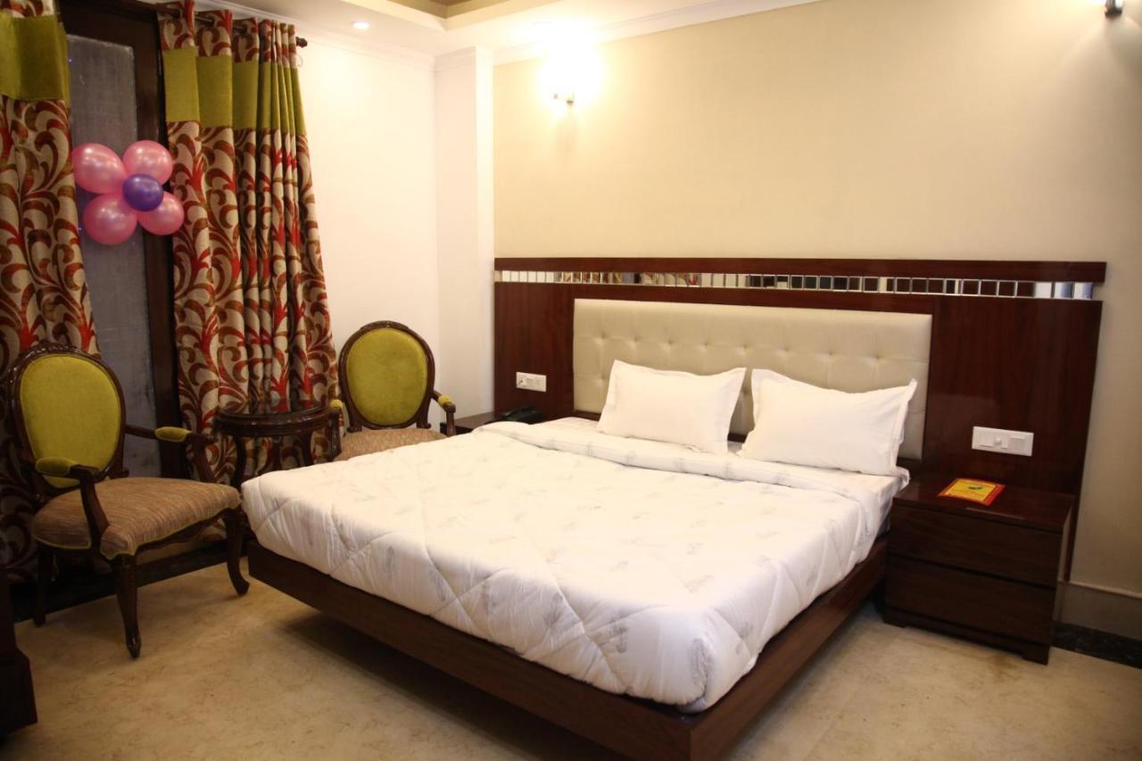 Hotel Dev Residency Vrindavan Exterior photo